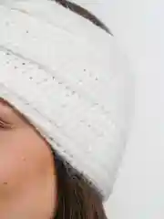 Белый повязка на голову вязаная, шерстяная, чалма.