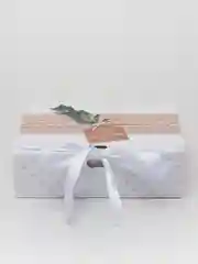 Белый коробка подарочная складная с ленточкой на день рождения, 16,5 х 12,5 х 5 см
