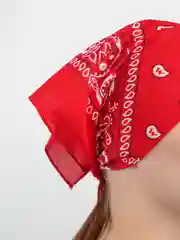 Красный бандана на голову