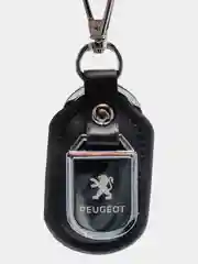 Брелок с логотипом автомобиля