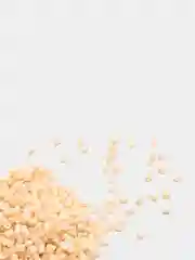 Бежевый бисер стеклярус