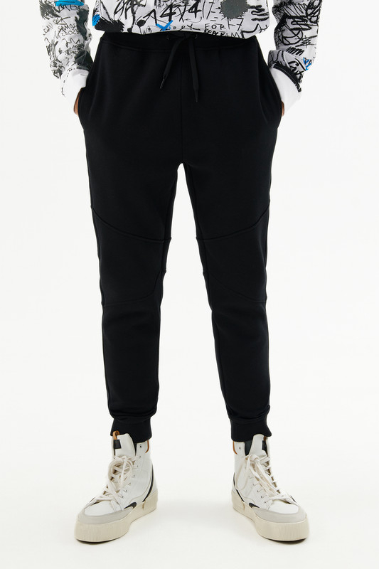 Брюки мужские спортивные, штаны Befree, джоггеры, утепленные, черные купитьпо цене 1230 ₽ в интернет-магазине KazanExpress