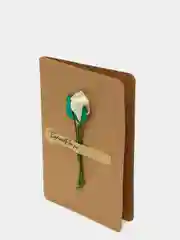 Открытка из крафтовой бумаги с цветком