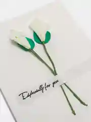 Открытка из крафтовой бумаги с цветком