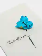 Открытка из крафтовой бумаги с цветком