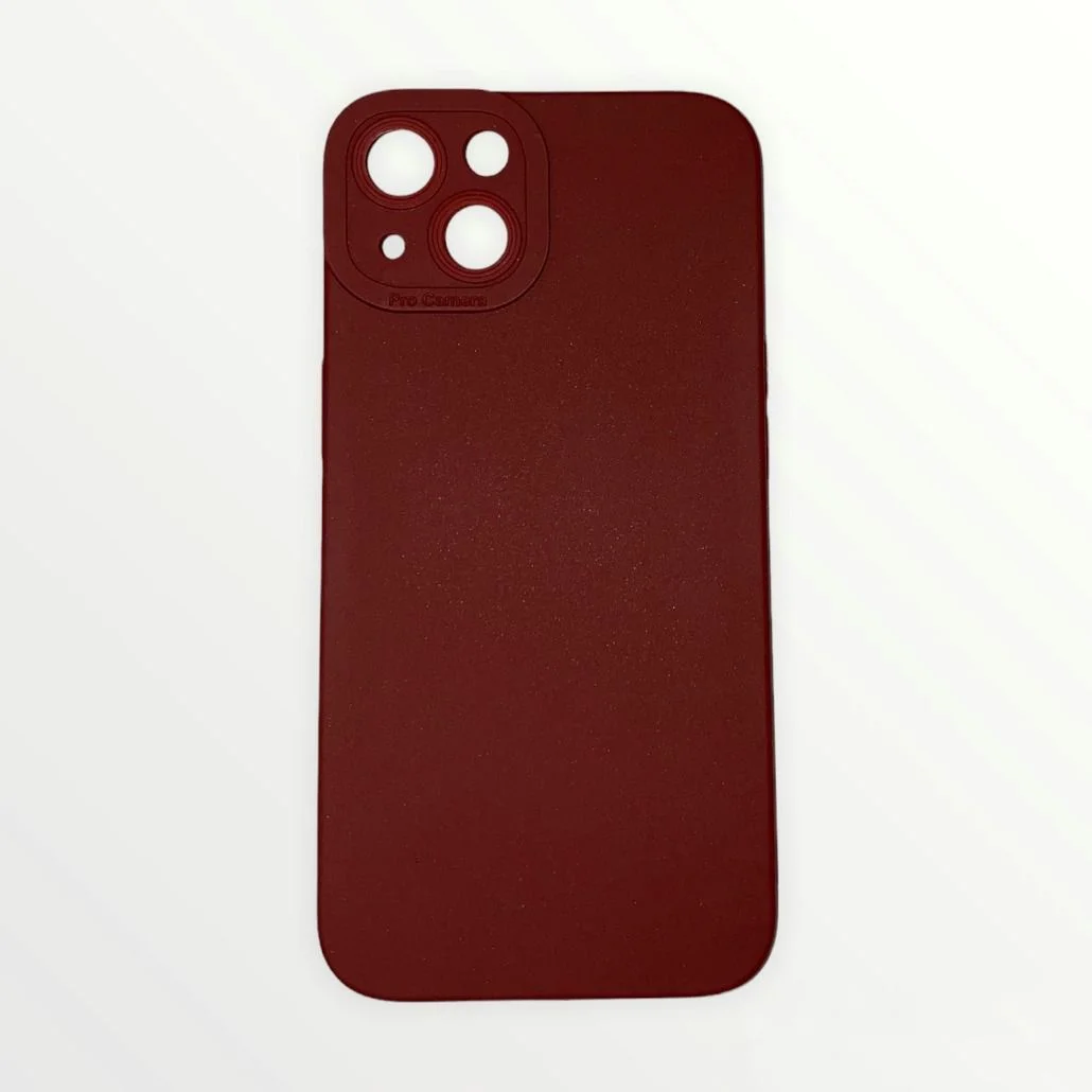 Бордовый силиконовый чехол для iPhone 13