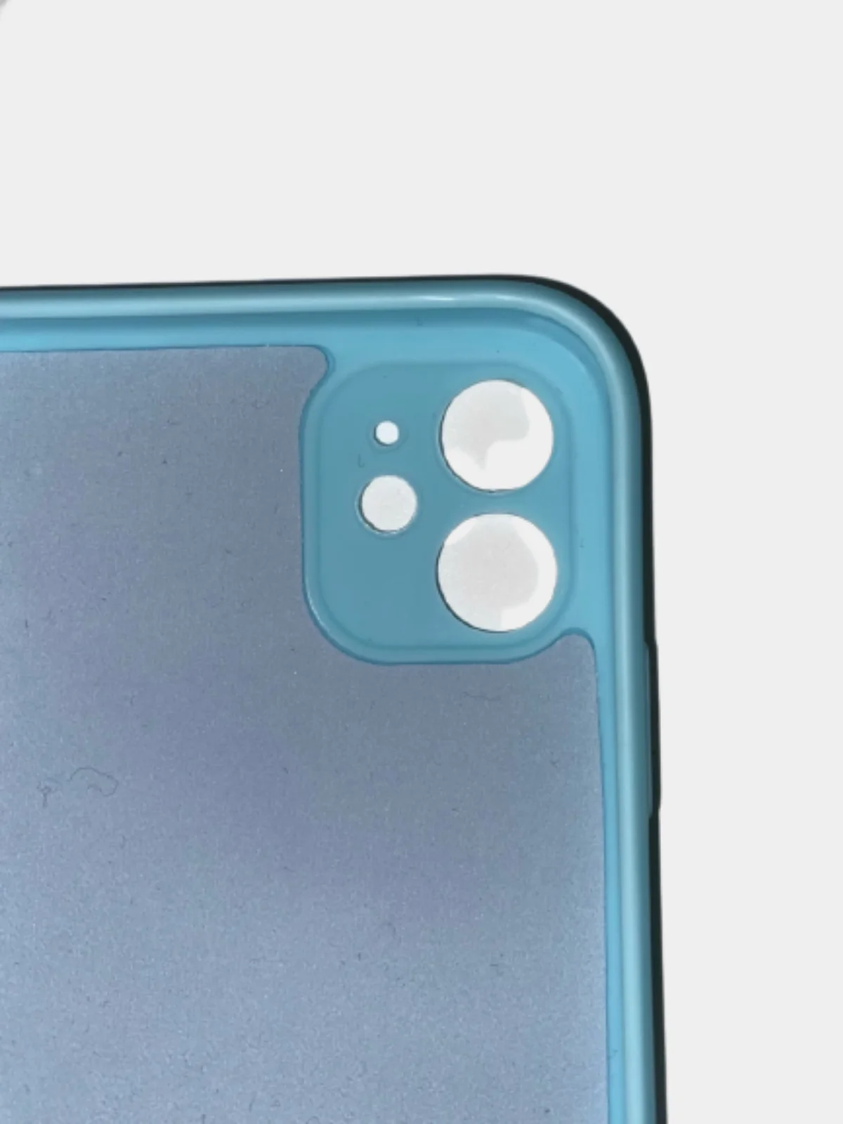 Голубой чехол силиконовый с защитой камеры для iPhone 11 с бархатной подкладкой