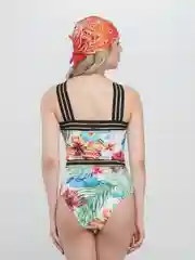 Белый купальник слитный женский
