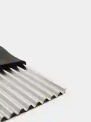 Черный нож рифленый для фигурной нарезки