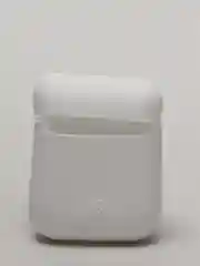 Белый силиконовый чехол для Airpods