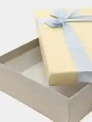 Бежевый подарочные коробки