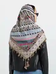 Хаки платок с кисточками