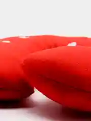 Красный подушки на шею для путешествий
