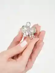 Белый брошь 3 цвета / Брошка / Кошка / Брошь женская / Броши / Со стразами