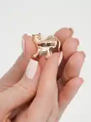 Золотистый хаки брошь на булавке