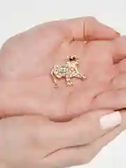 Золотистый хаки брошь на булавке