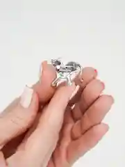 Серый металлик брошь на булавке