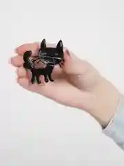 Красный брошь "Кошка"
