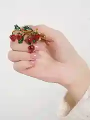 Брошь "Земляника"