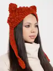Багровый вязаная шапка с кошачьими ушками