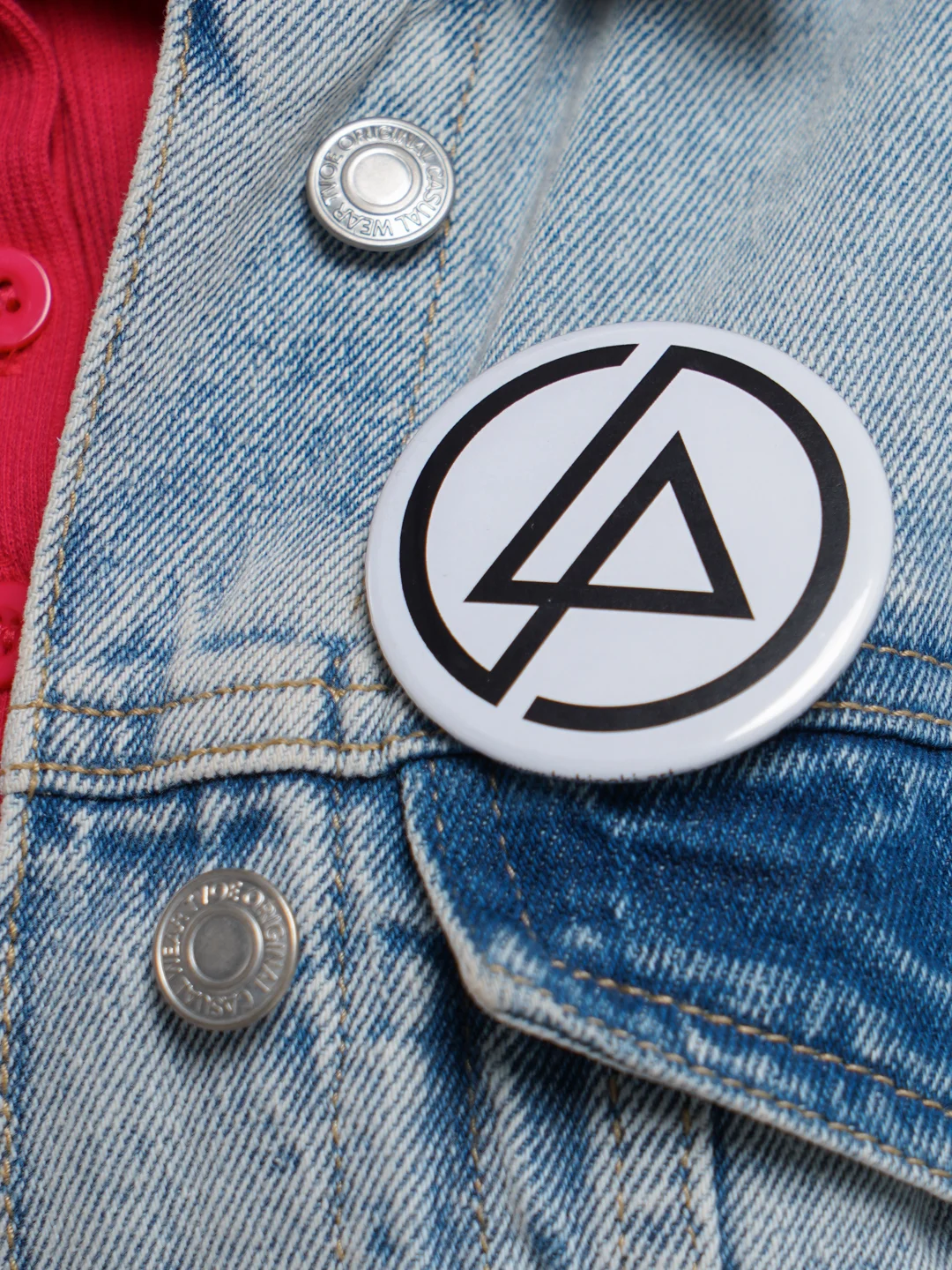 Белый значок "Linkin park" из серии "Рок", 56 мм