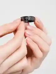 Черный кольцо