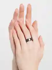 Черный кольцо