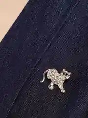 Серебряный брошь на булавке