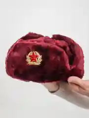Багровый шапки Ушанки/ Будёновка/ Солдатская/ Ушанка (Разные цвета) с кокардой, СССР, РФ
