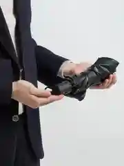 Черный зонт с чехлом