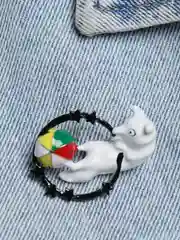 Белый брошь Белый кот"