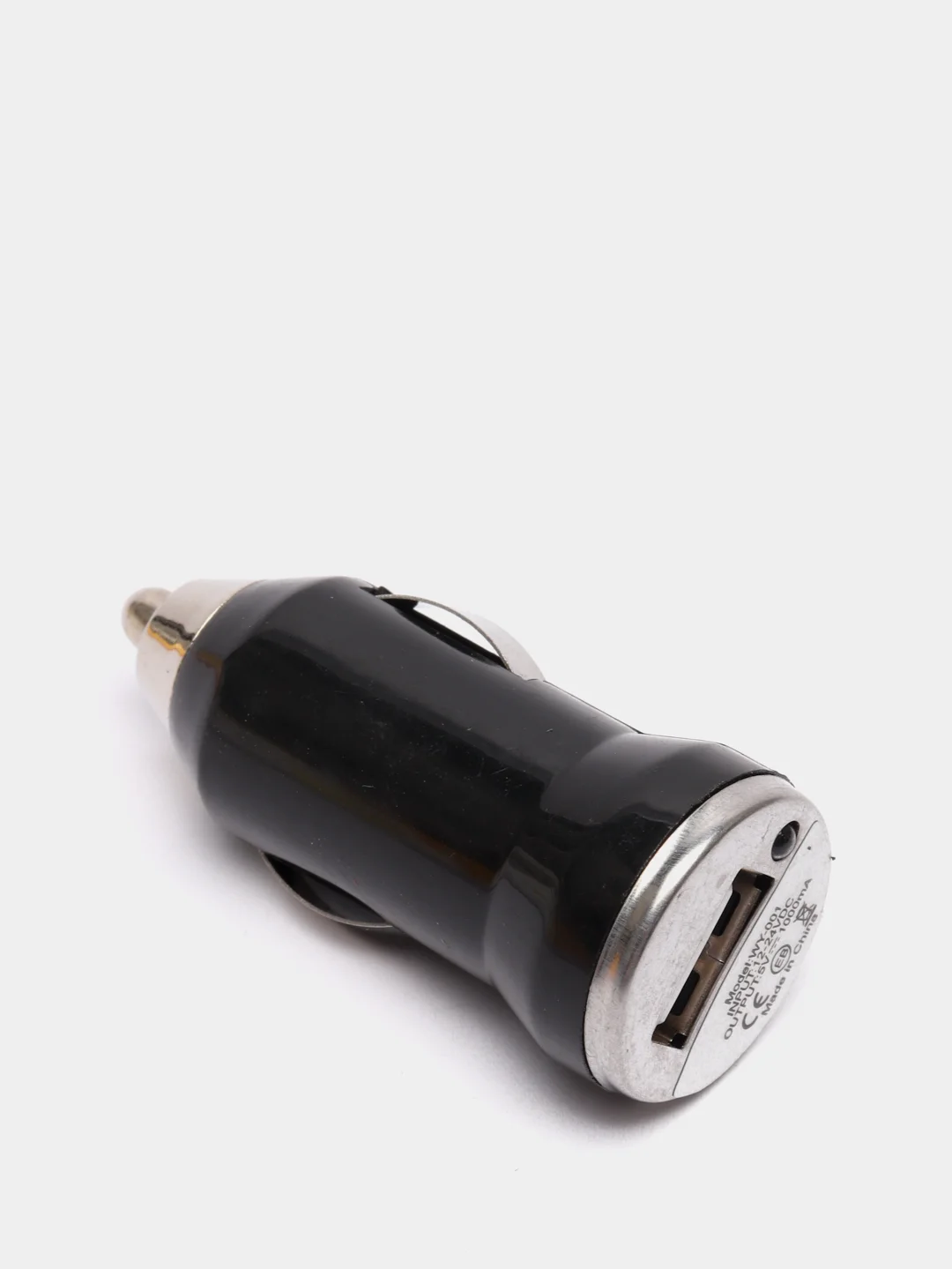 Черный автомобильное зарядное устройство USB