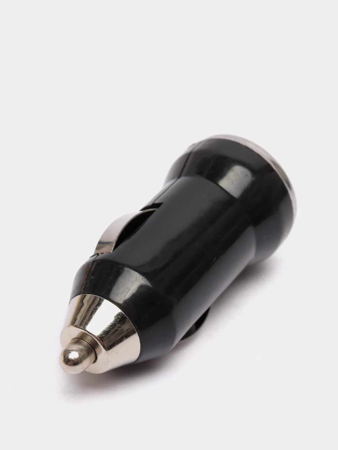 Черный автомобильное зарядное устройство USB