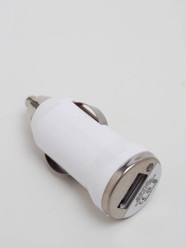Автомобильное зарядное устройство USB