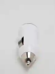 Белый автомобильное зарядное устройство USB