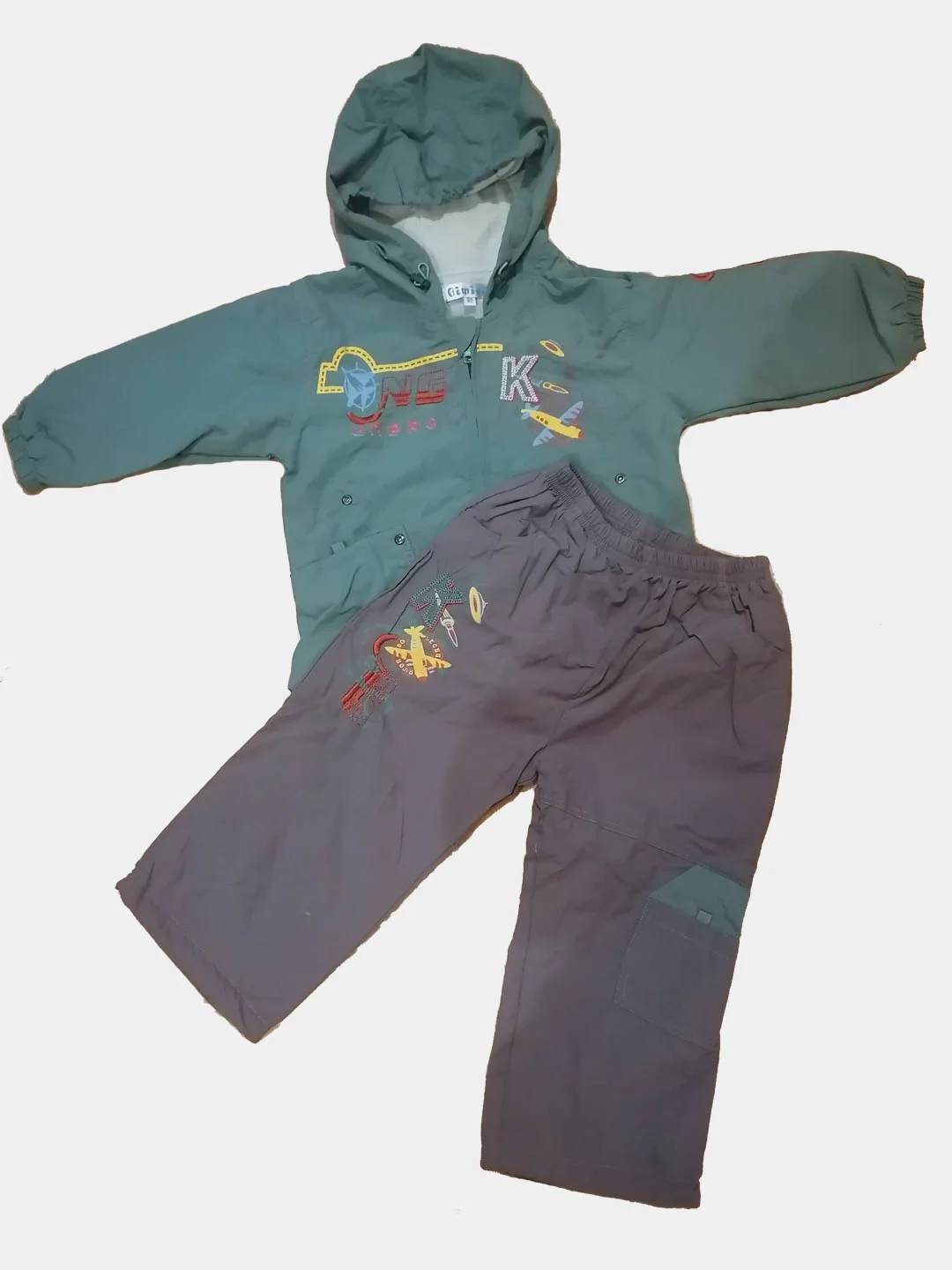 Зеленый костюм