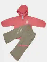 Кораллово-розовый костюм