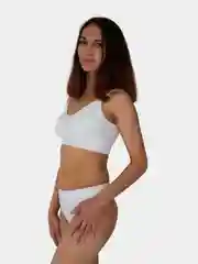 Белый комплект бесшовного нижнего белья: топ и трусы