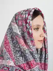 Коралловый шарф-платок с кисточками