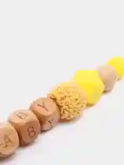 Желтый деревянный держатель для соски