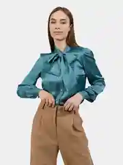 Рубашка с завязками на шее