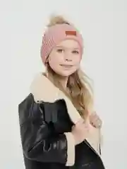 Розовый детская шапка, со съемным помпоном, из меха енота