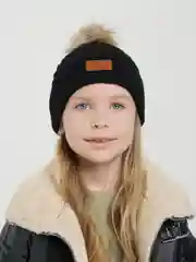 Черный детская шапка, со съемным помпоном, из меха енота