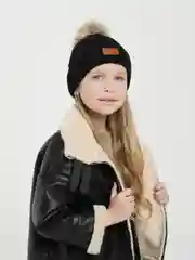 Черный детская шапка, со съемным помпоном, из меха енота