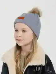 Серый детская шапка, со съемным помпоном, из меха енота