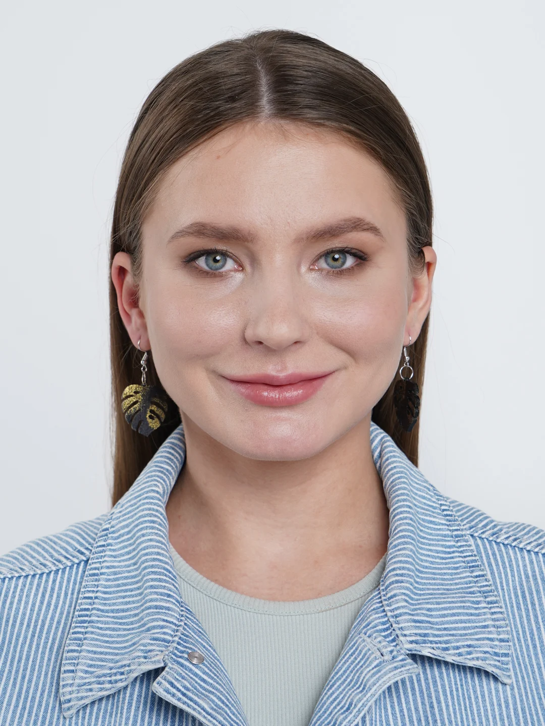 Деревянные серьги Монстера