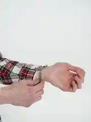 Белый браслет фенечка плетеная из мулине. Ручная работа. 15 видов