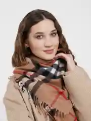 Коричневый платок в клетку