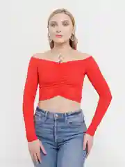 Красный топ с рукавами
