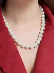 Белый бусы из искусственного жемчуга